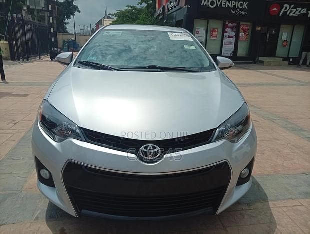 Toyota Corolla 2015 Silver