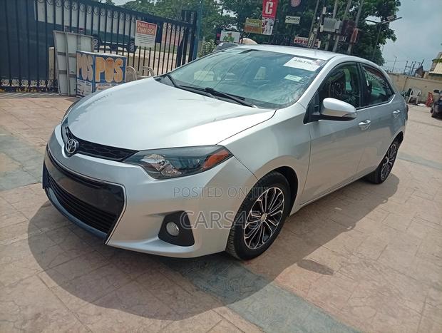 Toyota Corolla 2015 Silver