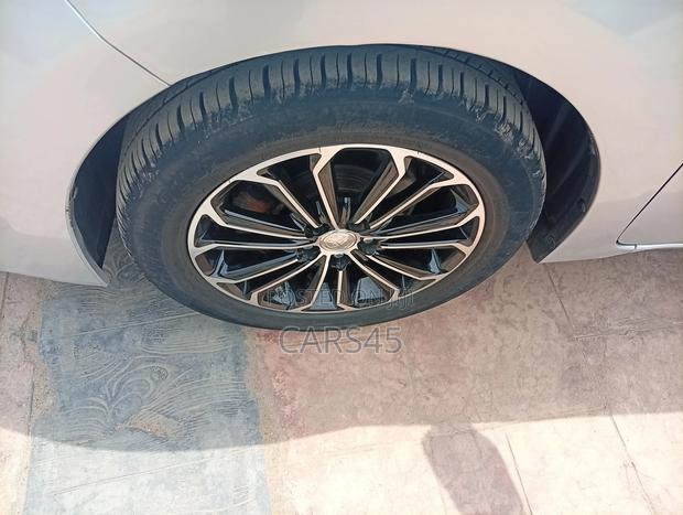 Toyota Corolla 2015 Silver