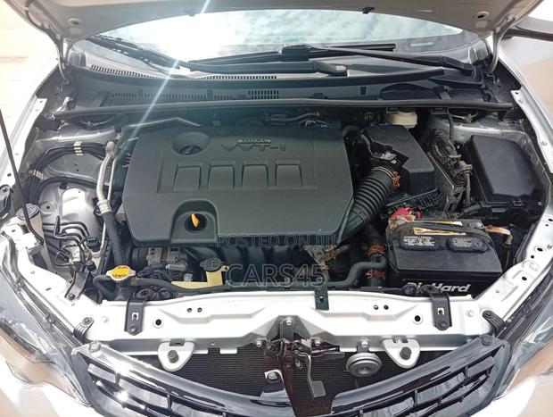 Toyota Corolla 2015 Silver