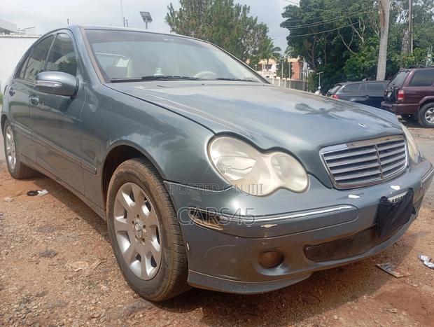 Mercedes-Benz C240 2005 Gray