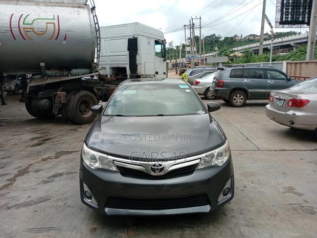 Toyota Camry 2012 Gray