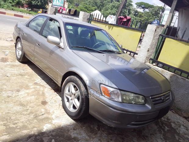 Toyota Camry 2001 Gray