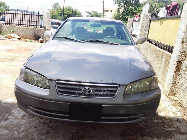 Toyota Camry 2001 Gray