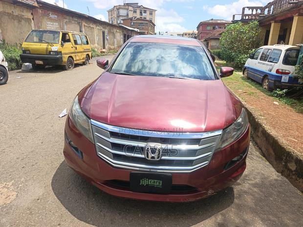 Honda Crosstour 2010 Red