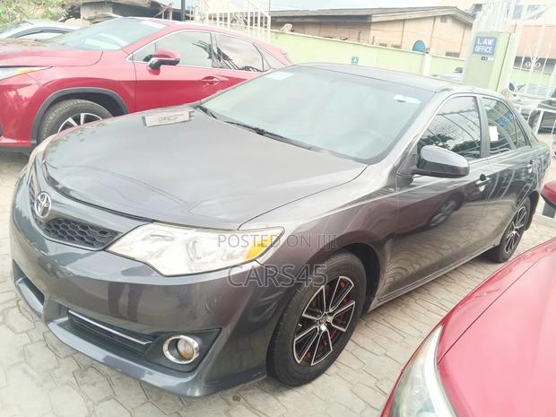 Toyota Camry 2014 Gray