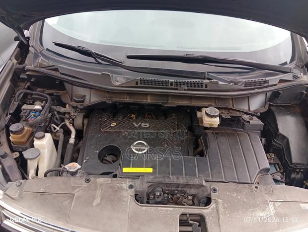Nissan Elgrand 2011 Gray