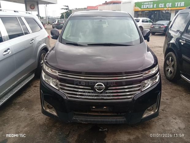 Nissan Elgrand 2011 Gray