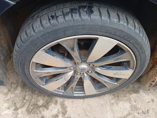 Nissan Elgrand 2011 Gray