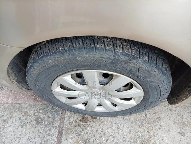 Toyota Camry 2004 Gold