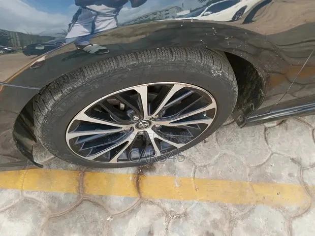 Toyota Camry SE (2.5L 4cyl 8A) 2019 Blue