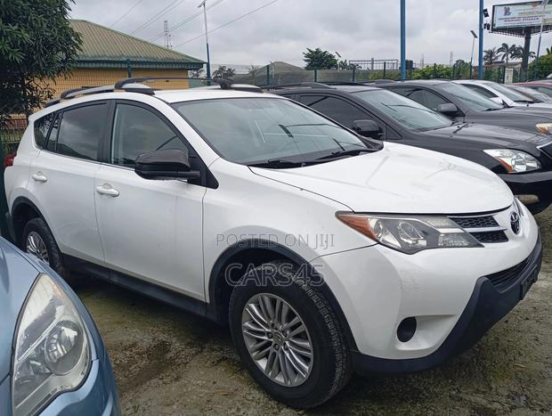 Toyota RAV4 2015 White
