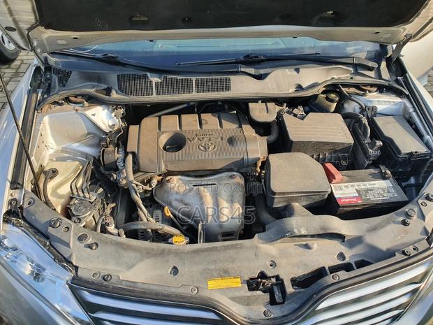 Toyota Venza 2010 Silver