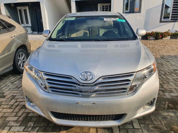 Toyota Venza 2010 Silver