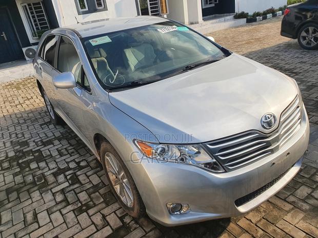 Toyota Venza 2010 Silver