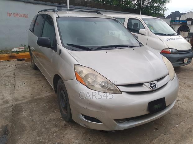 Toyota Sienna 2006 Silver