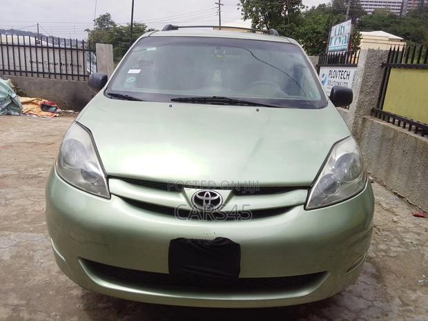 Toyota Sienna 2006 Green