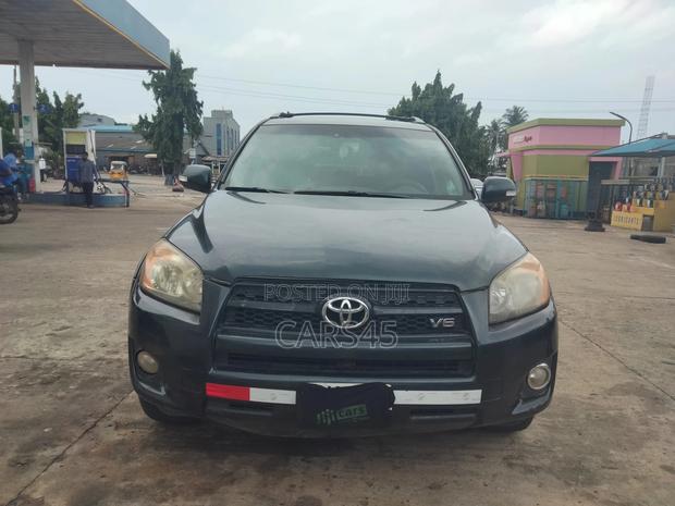 Toyota RAV4 2010 Green