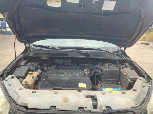Toyota RAV4 2010 Green