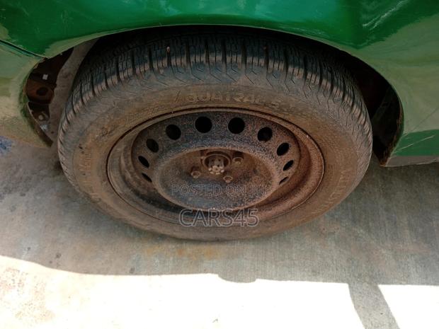 Nissan Micra 2000 Green