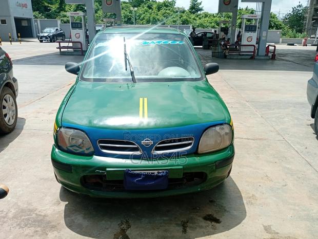 Nissan Micra 2000 Green
