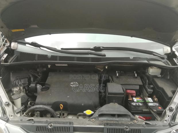 Toyota Sienna 2011 Gray