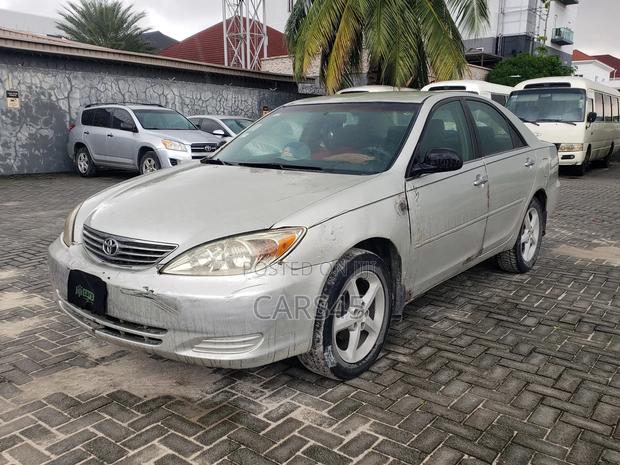 Toyota Camry 2004 Silver