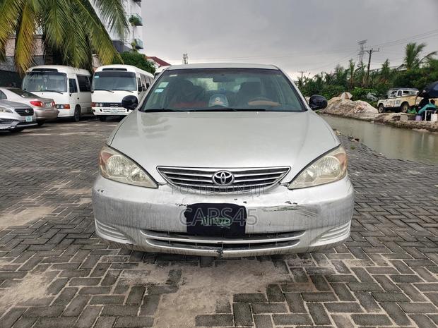 Toyota Camry 2004 Silver
