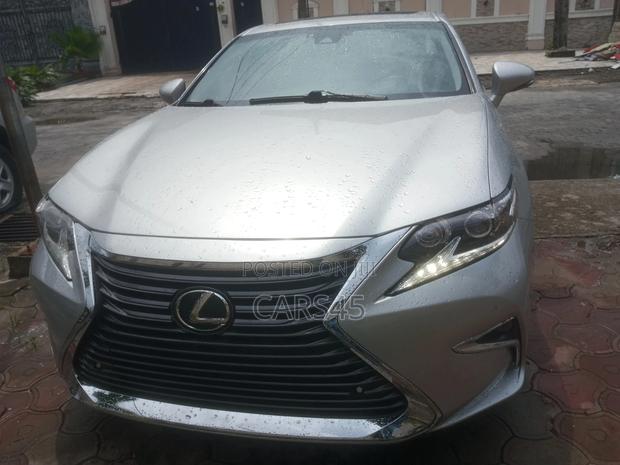 Lexus ES 2016 Silver