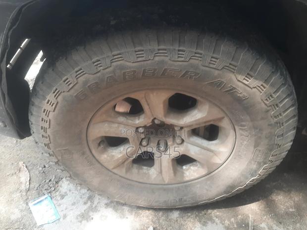 Toyota 4-Runner 2016 Gray
