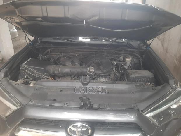 Toyota 4-Runner 2016 Gray