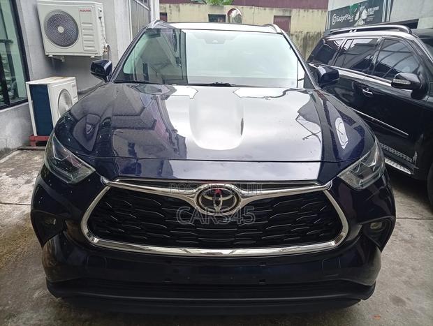 Toyota Highlander 2022 Black