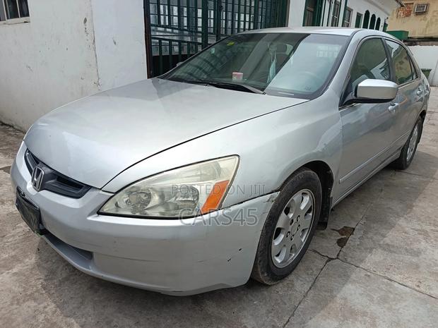 Honda Accord 2004 Silver