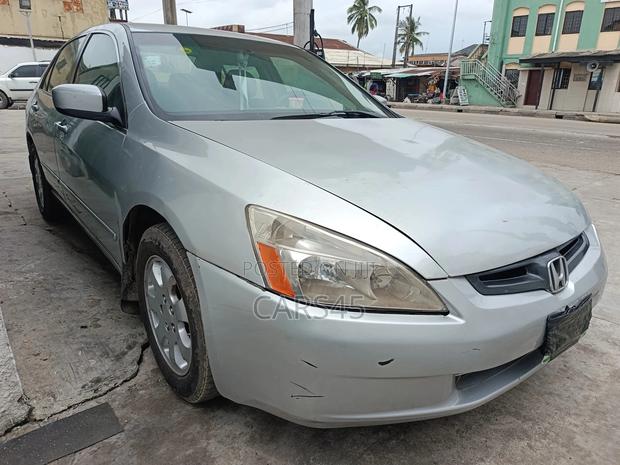 Honda Accord 2004 Silver