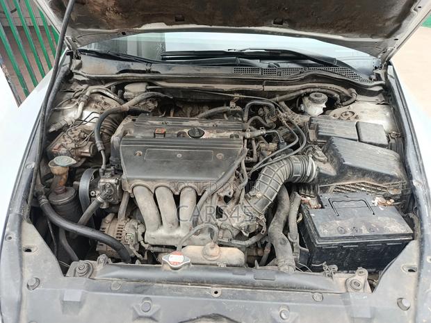 Honda Accord 2004 Silver