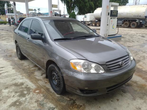 Toyota Corolla 2004 Gray