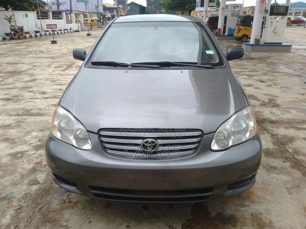 Toyota Corolla 2004 Gray