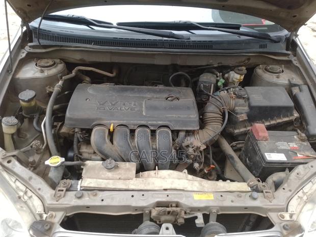 Toyota Corolla 2004 Gray
