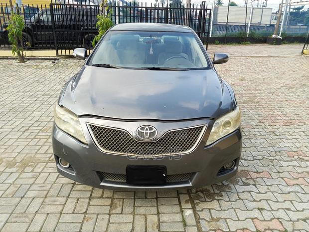 Toyota Camry 2010 Gray