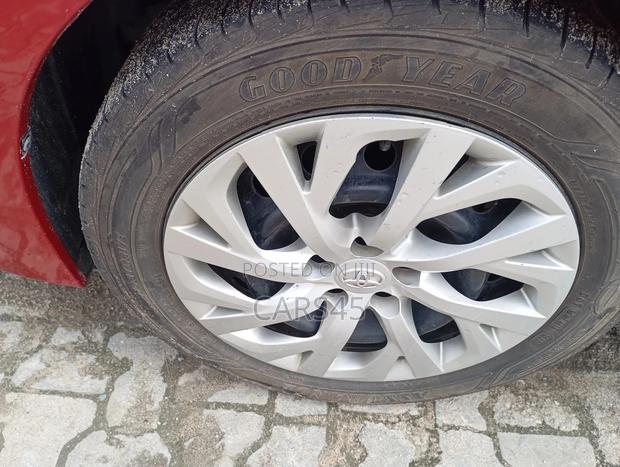 Toyota Corolla LE 4dr Sedan (1.8L 4cyl CVT) 2016 Red
