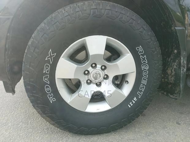 Nissan Pathfinder 2006 Black