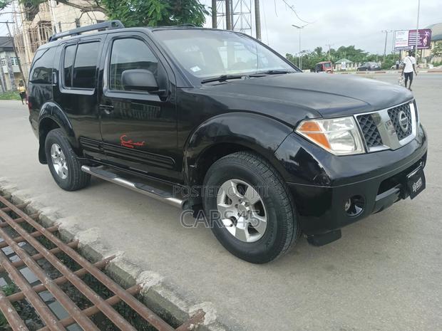 Nissan Pathfinder 2006 Black