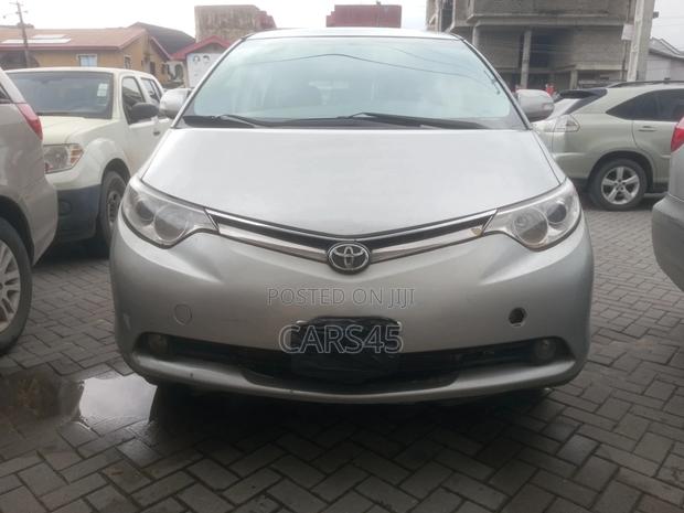 Toyota Previa 2012 Silver