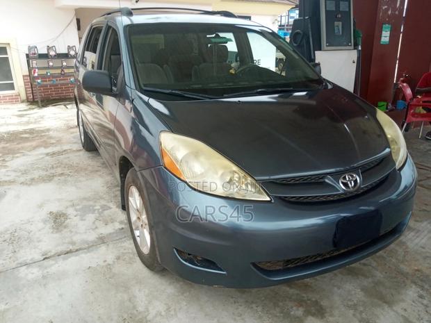 Toyota Sienna 2006 Gray