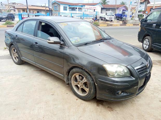Toyota Avensis 2008 Gray