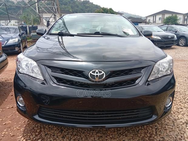 Toyota Corolla 2013 Black