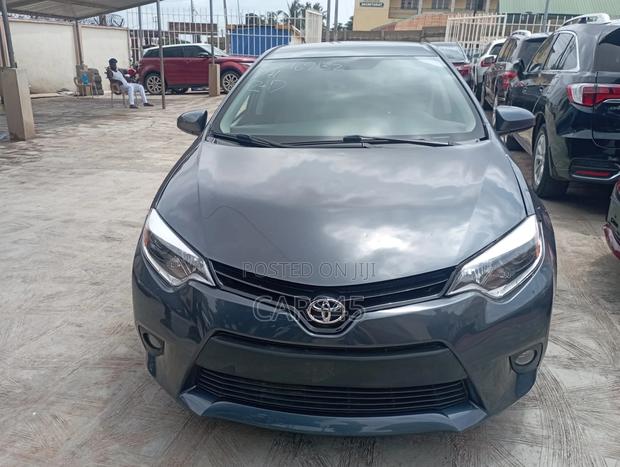 Toyota Corolla 2015 Gray