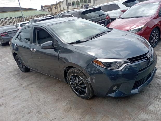 Toyota Corolla 2015 Gray