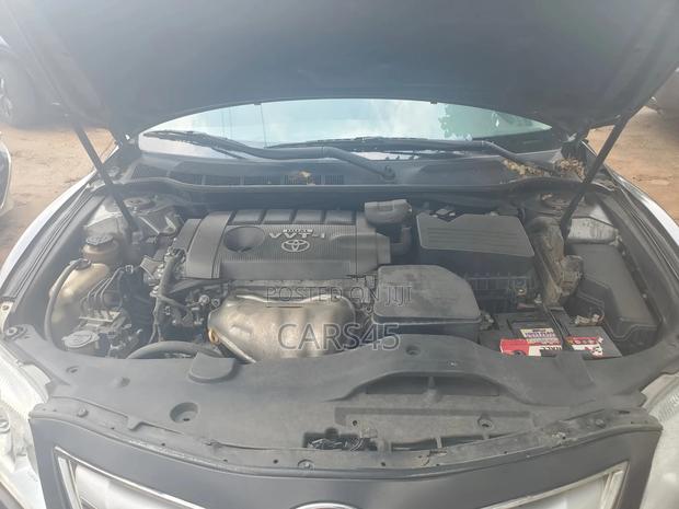 Toyota Camry LE 4dr Sedan (2.5L 4cyl 6AM) 2010 Gray
