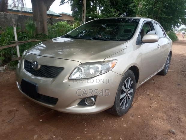 Toyota Corolla 2009 Gold